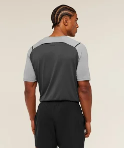 Arrival Contrast T-Shirt