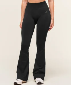 Everyday Seamless Flared Leggings