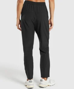 Everyday Woven Pants