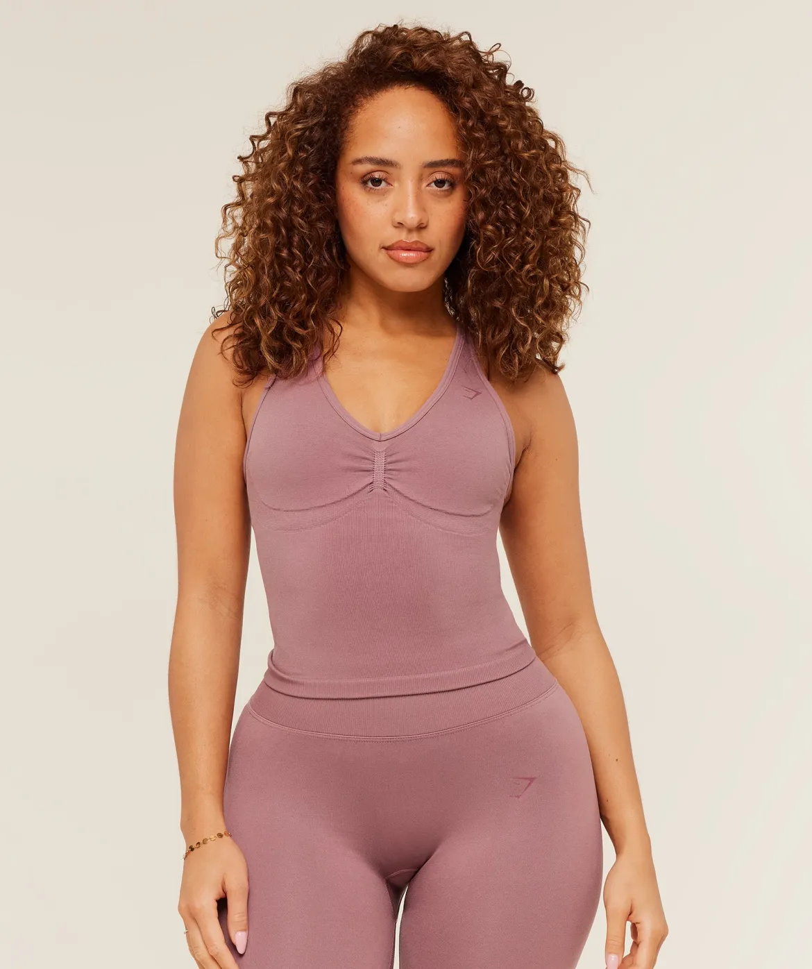 Lift Seamless Tank with Shelf