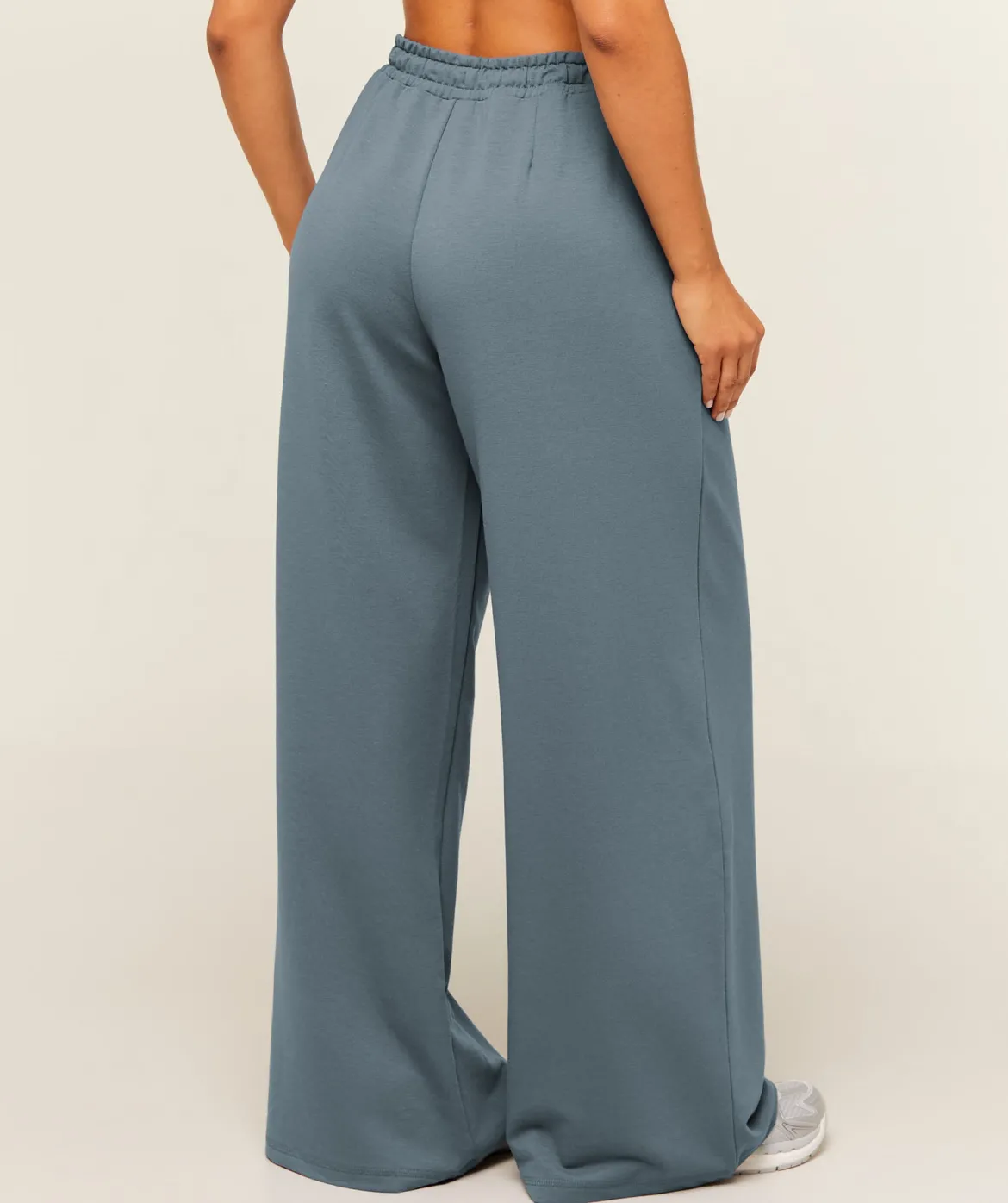 Lightweight Wide Leg Pant Short