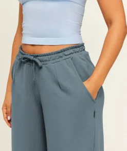 Lightweight Wide Leg Pant Short