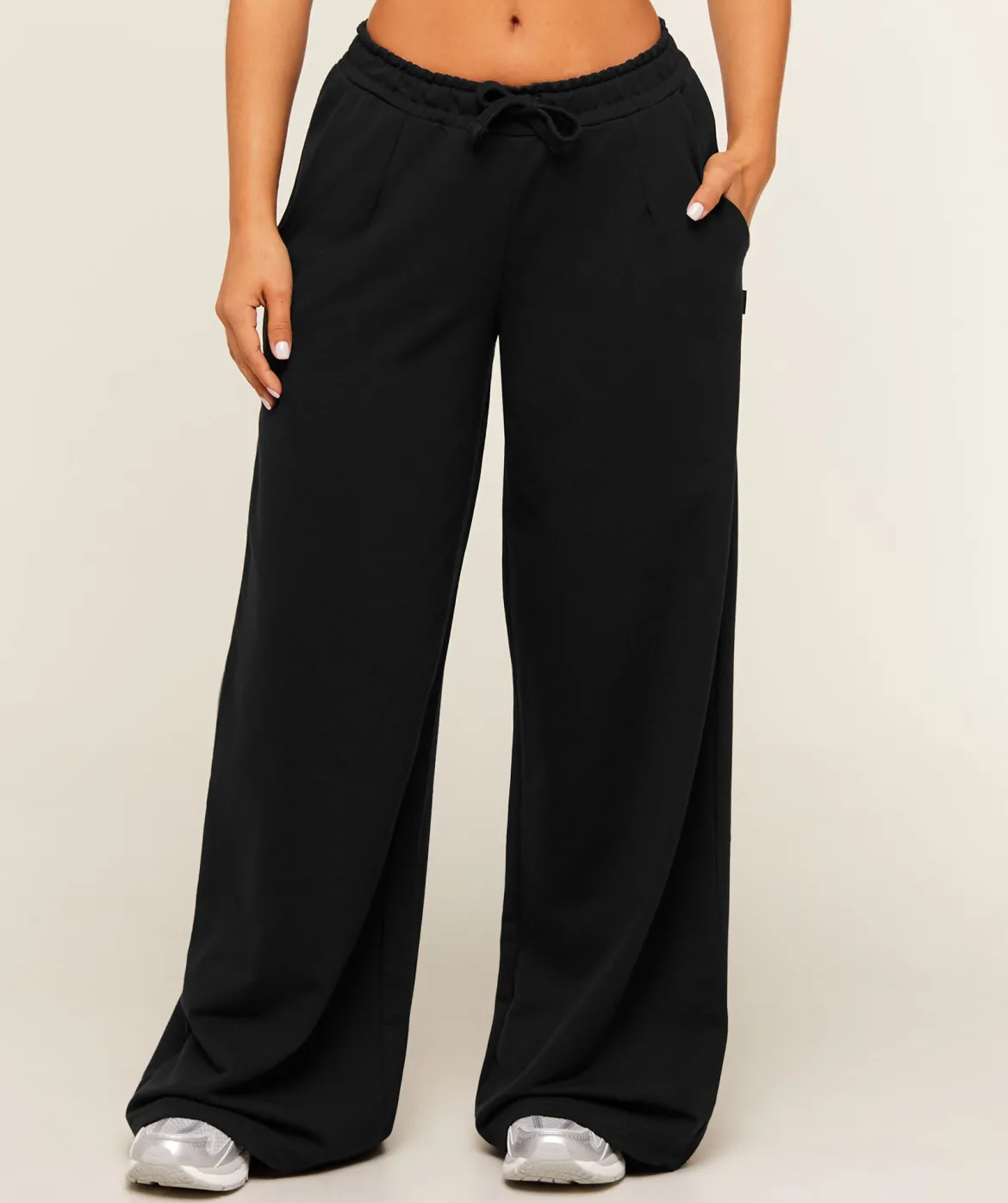 Lightweight Wide Leg Pant Short