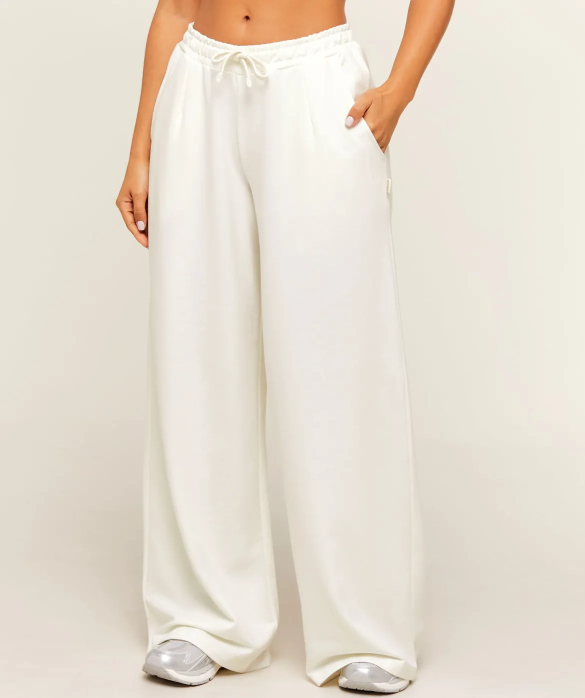Lightweight Wide Leg Pant Short