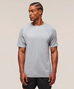 Versatile Seamless T-Shirt