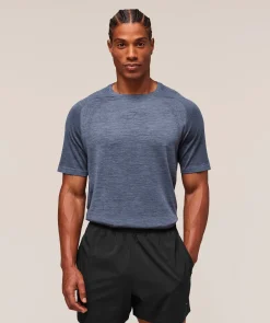 Versatile Seamless T-Shirt
