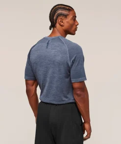 Versatile Seamless T-Shirt